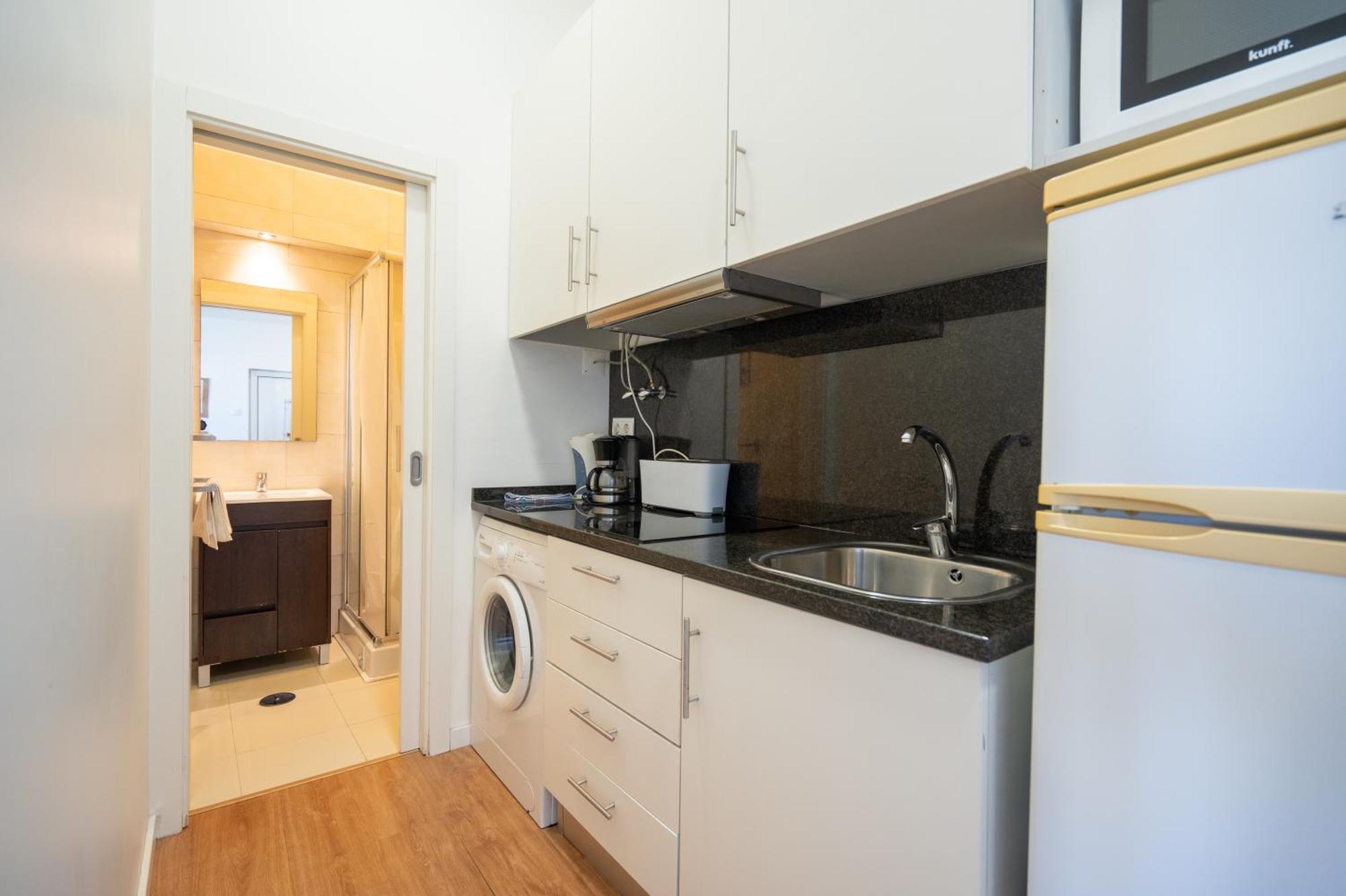 Apartament Mouraria, Center, Tram & Metro *